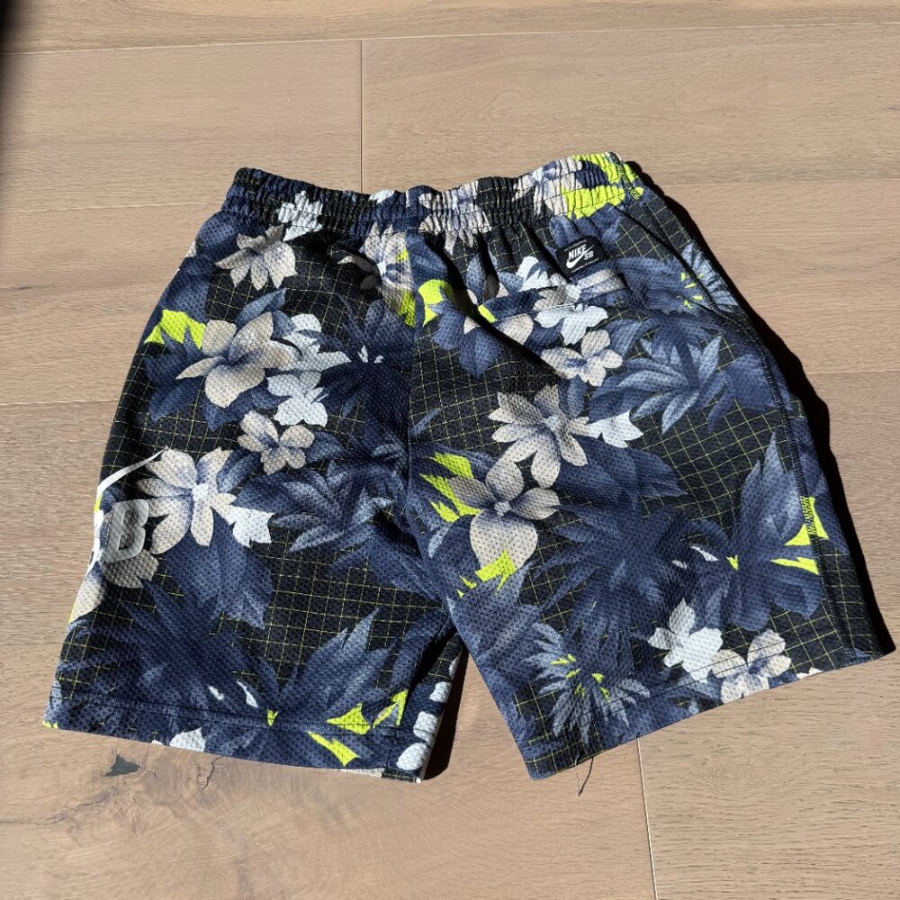 Nike SB Sunday Skate Shorts Skateboard Floral Men's SM - Picture 2 of 4